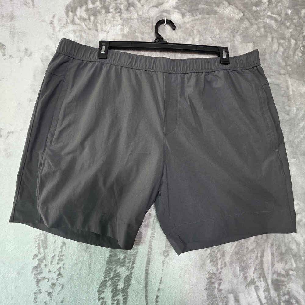 Vince Modern Mens XXL Charcoal Gray Elastic Waist Technical Shorts